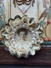 Load image into Gallery viewer, Lady in White