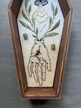 Load image into Gallery viewer, The Gardner's Hand