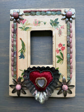 Load image into Gallery viewer, Maripina Frame