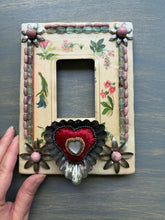 Load image into Gallery viewer, Maripina Frame