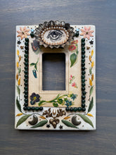 Load image into Gallery viewer, Viola Rose Frame