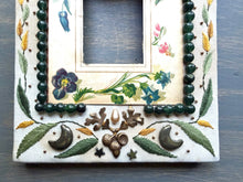 Load image into Gallery viewer, Viola Rose Frame