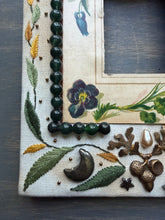 Load image into Gallery viewer, Viola Rose Frame