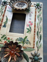 Load image into Gallery viewer, Cora Frame