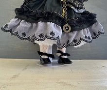 Load image into Gallery viewer, Miss Crow