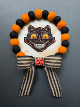 Load image into Gallery viewer, Small Cat Wreath