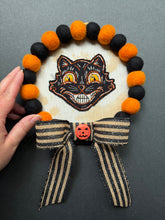 Load image into Gallery viewer, Small Cat Wreath