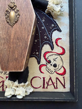 Load image into Gallery viewer, Vampiro!
