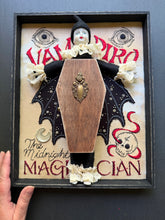 Load image into Gallery viewer, Vampiro!