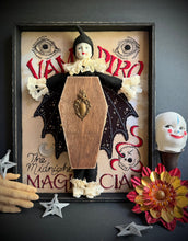 Load image into Gallery viewer, Vampiro!