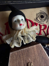Load image into Gallery viewer, Vampiro!