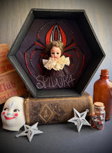 Load image into Gallery viewer, Spidora