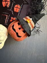 Load image into Gallery viewer, Haunted House Wreath