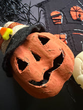 Load image into Gallery viewer, Haunted House Wreath