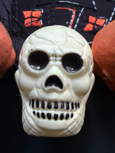 Load image into Gallery viewer, Haunted House Wreath