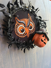 Load image into Gallery viewer, Small Owl Wreath