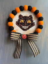 Load image into Gallery viewer, Small Cat Wreath