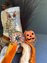 Load image into Gallery viewer, The Owl Hat