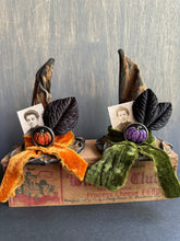 Load image into Gallery viewer, Mini WItch Hats