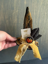 Load image into Gallery viewer, Mini WItch Hats
