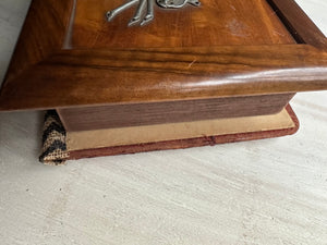 Lily Altar Box