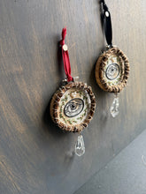 Load image into Gallery viewer, Emblem No. 9 Small Wreath