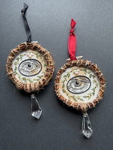 Load image into Gallery viewer, Emblem No. 9 Small Wreath