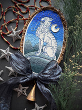 Load image into Gallery viewer, Yule Cat