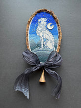 Load image into Gallery viewer, Yule Cat