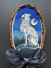 Load image into Gallery viewer, Yule Cat