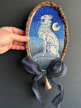 Load image into Gallery viewer, Yule Cat