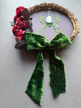 Load image into Gallery viewer, Festive Spider Wreath