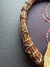 Load image into Gallery viewer, Frsoty Pink Spider Wreath