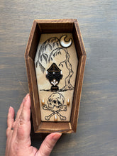 Load image into Gallery viewer, Emblem No. 7