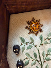 Load image into Gallery viewer, Emblem No. 2