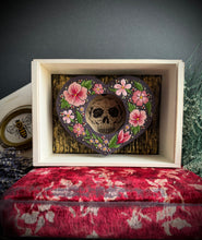 Load image into Gallery viewer, Valentini Altar Box