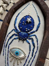 Load image into Gallery viewer, Window- Spider Seer