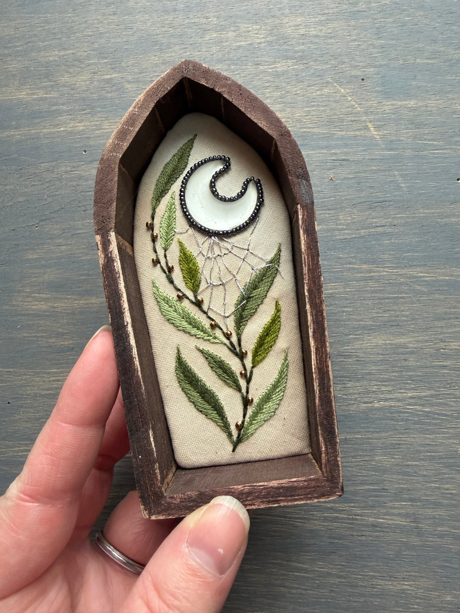 Small Emblem No. 1 – Two Mushrooms