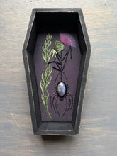 Load image into Gallery viewer, Thistle Spider