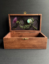 Load image into Gallery viewer, Thistle Serpent Box