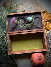 Load image into Gallery viewer, Thistle Serpent Box
